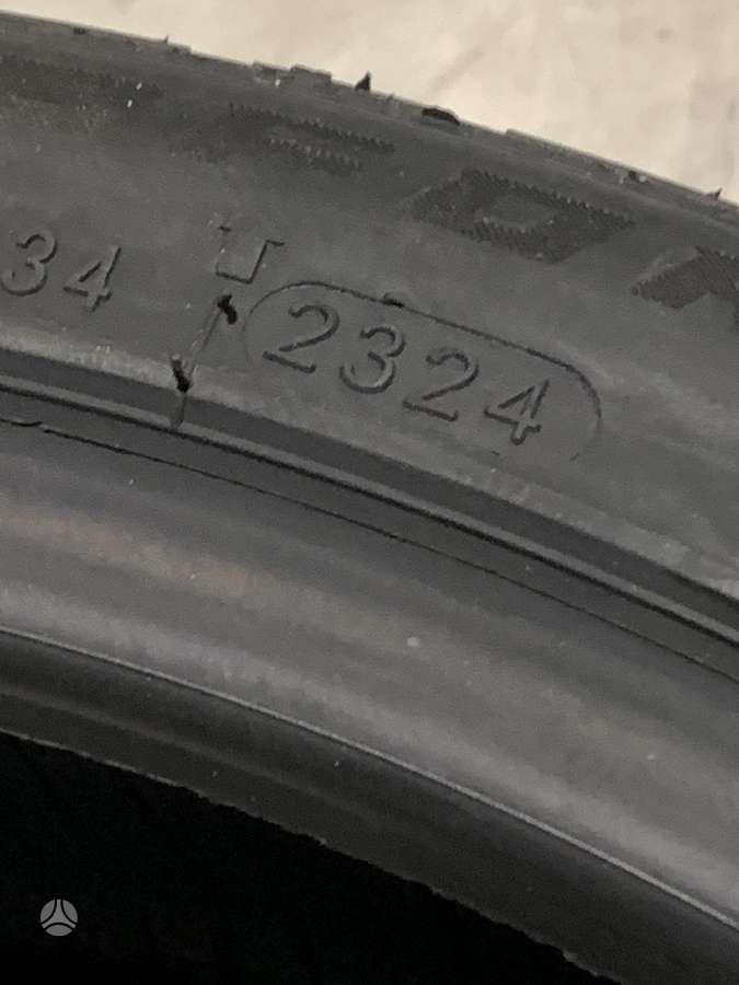 Windforce Snowblazer UHP, winter 235/35 R19