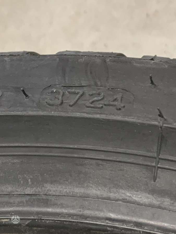 Firestone WinterHawk 4, winter 235/35 R19