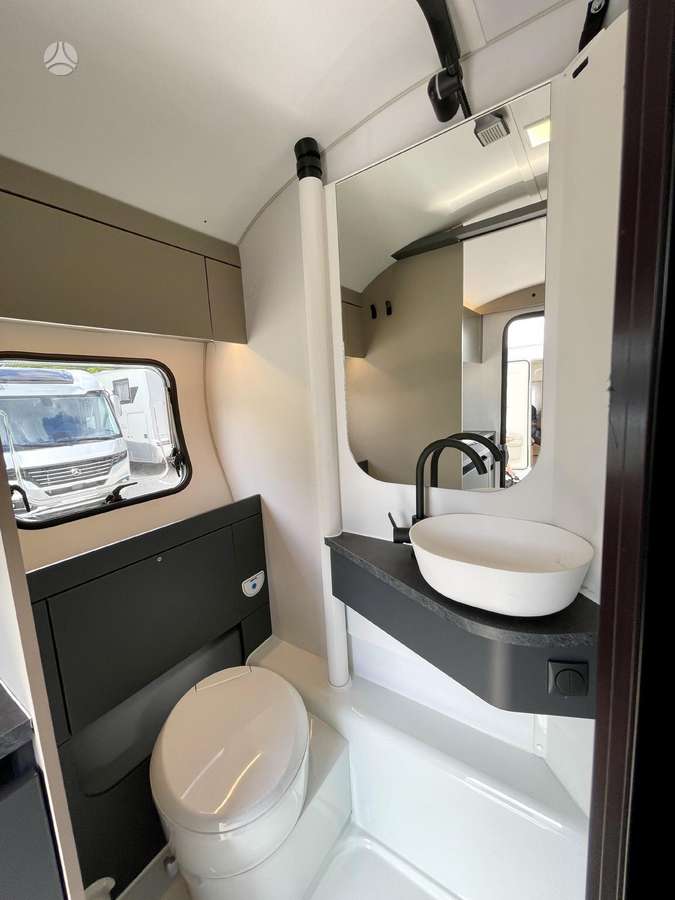 Adria Action Sport 391 LH, кемперы