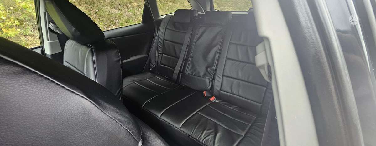 Toyota Auris, universalas