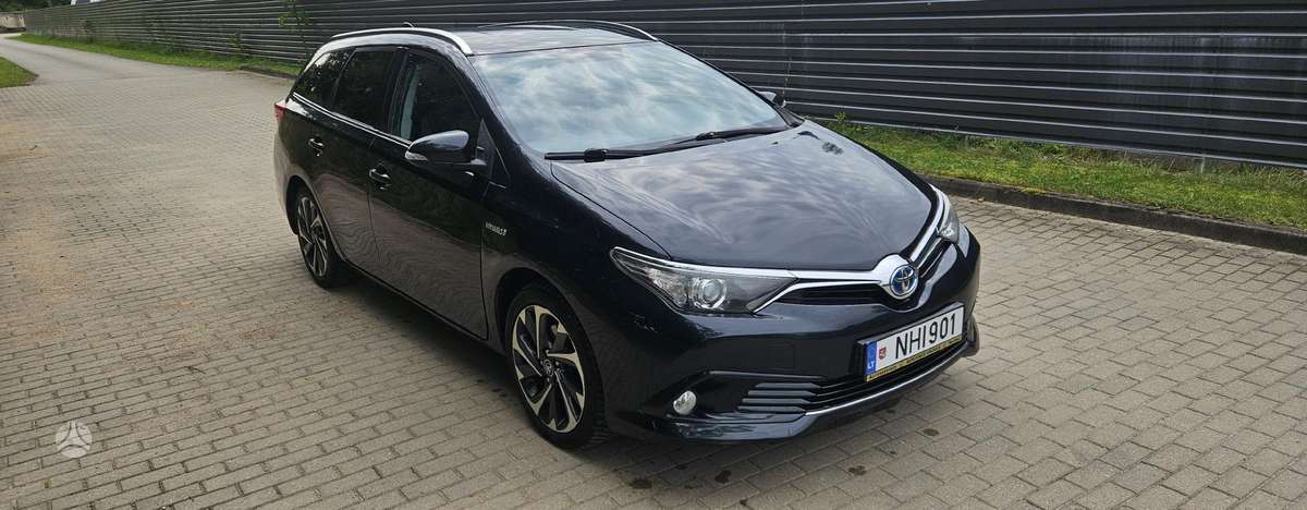 Toyota Auris, Универсал