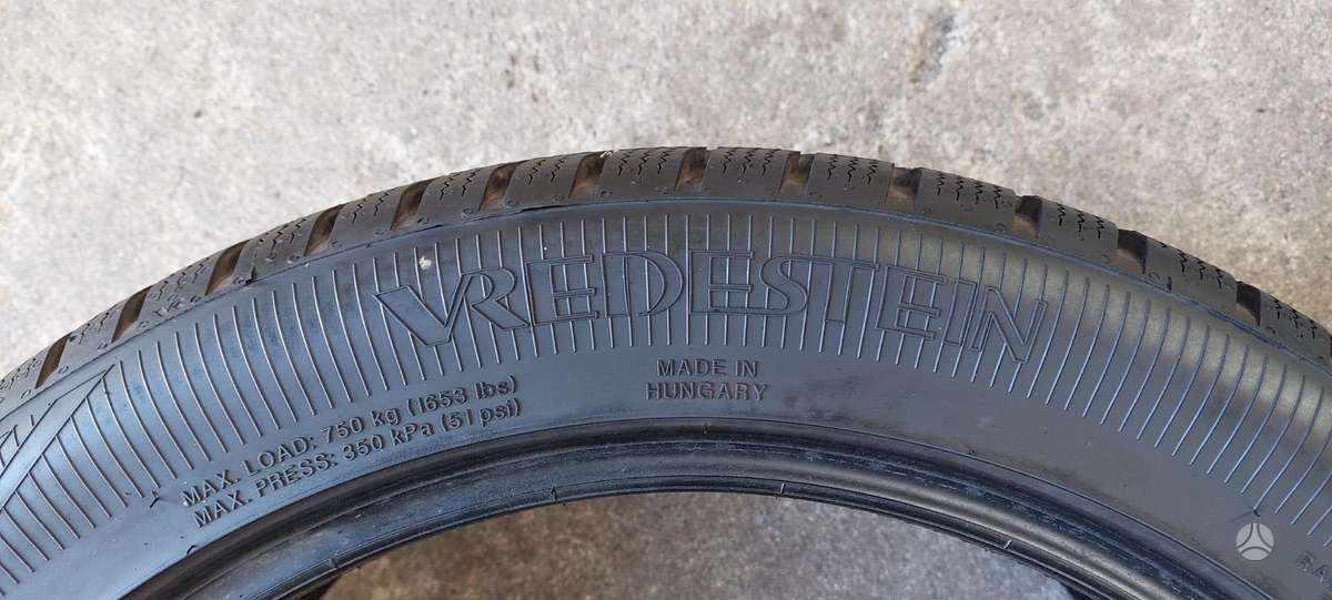Vredestein, universalios 235/45 R18