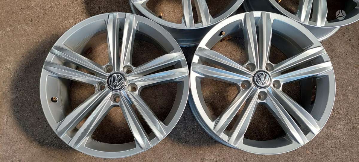 Volkswagen, light alloy, R18