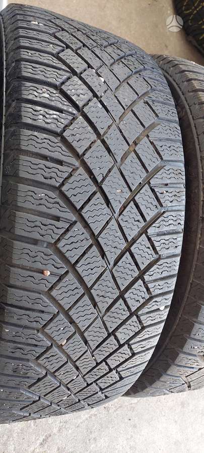 Continental, зимние 235/50 R19