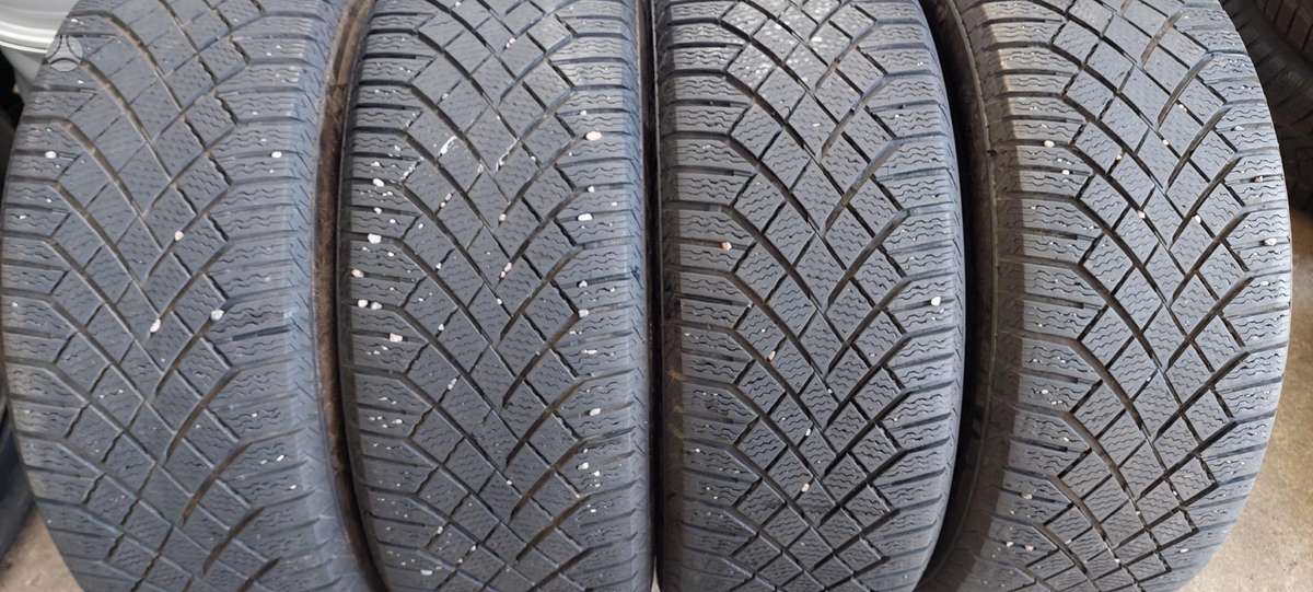 Continental, žieminės 235/50 R19