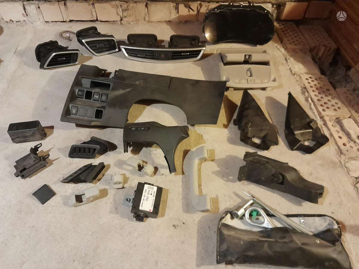 Nissan X-Trail interior parts