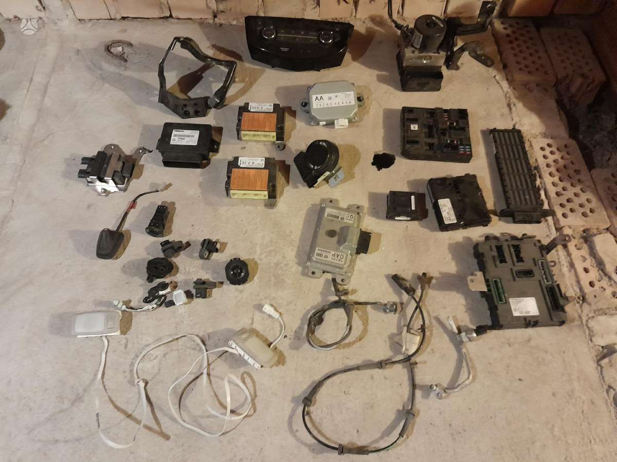 Nissan X-Trail interior parts