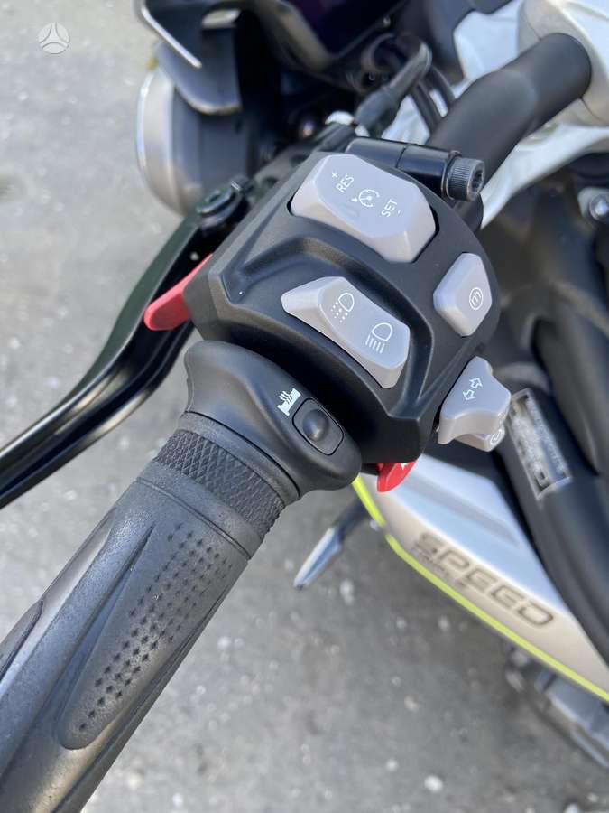 Triumph Speed Triple 1200cc, street / classic