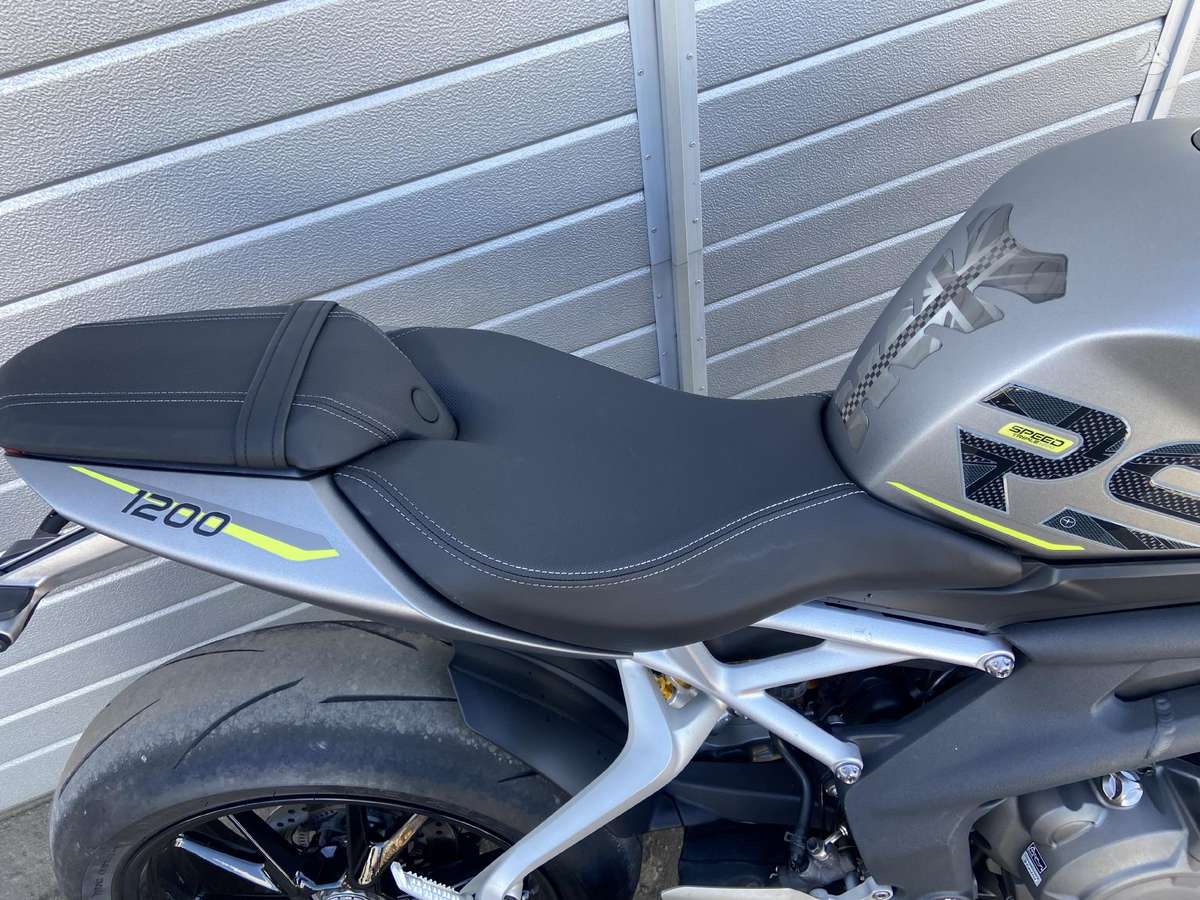Triumph Speed Triple 1200cc, street / classic