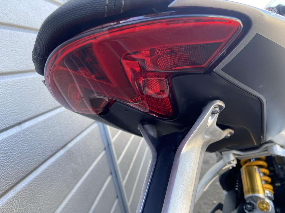 Triumph Speed Triple 1200cc, street / classic