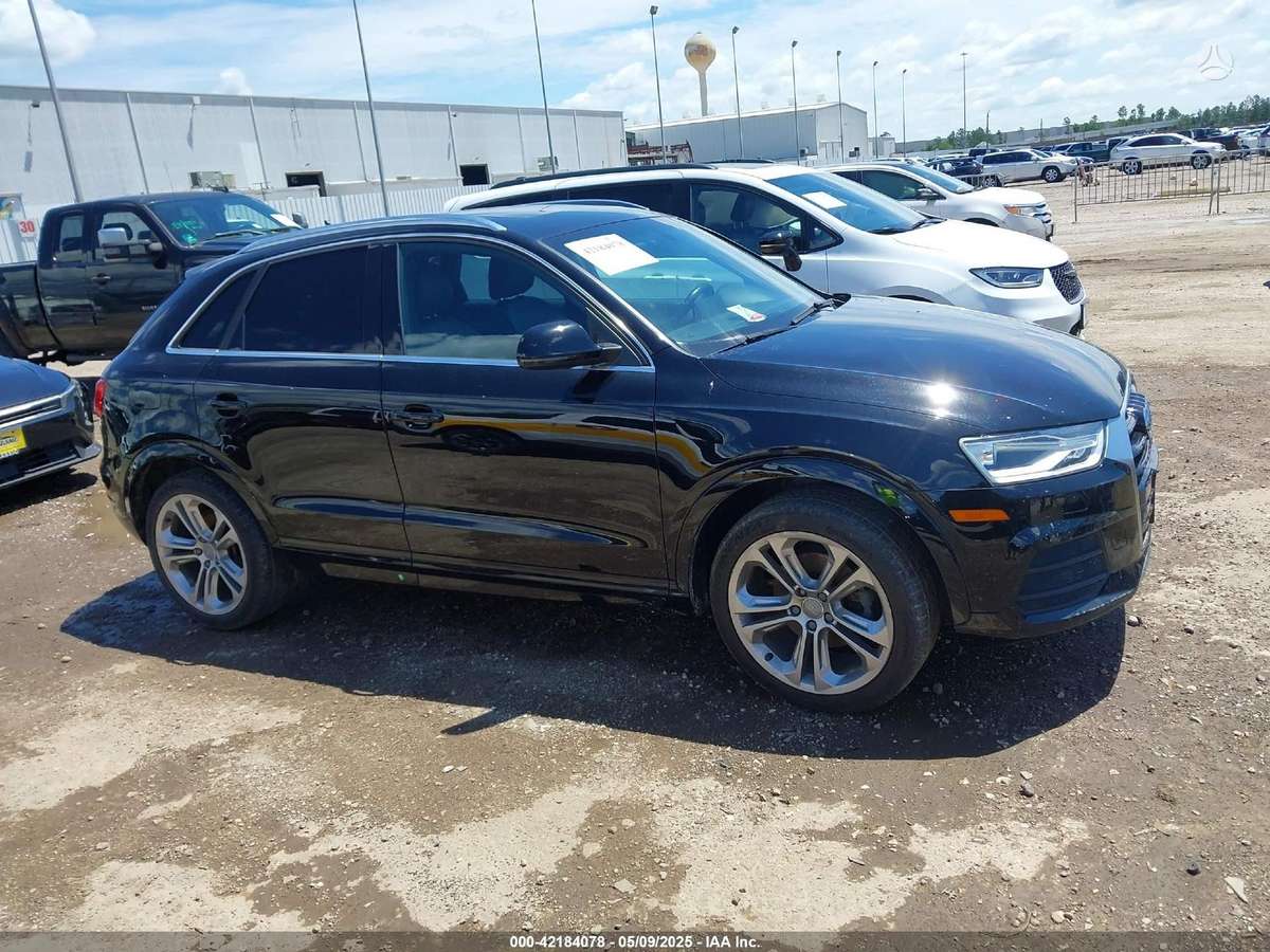 Audi Q3 for parts. Dalimis