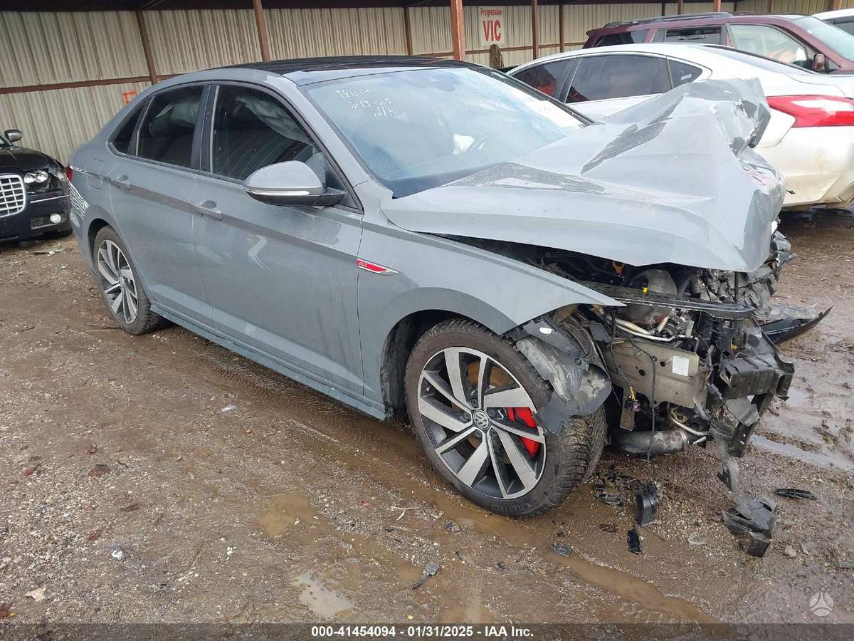 Volkswagen Jetta dalimis. Dalimis