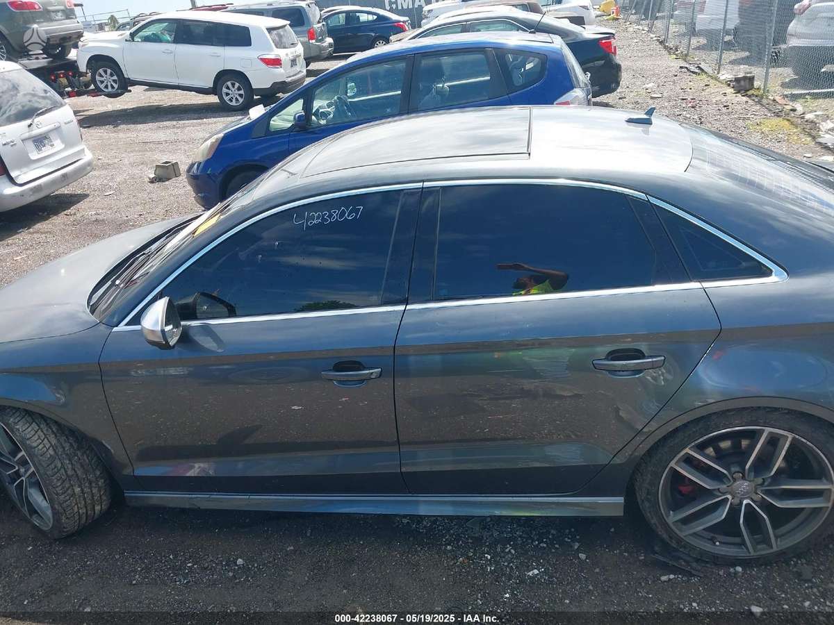 Audi S3 dalimis. Usa audi s3 dalimis