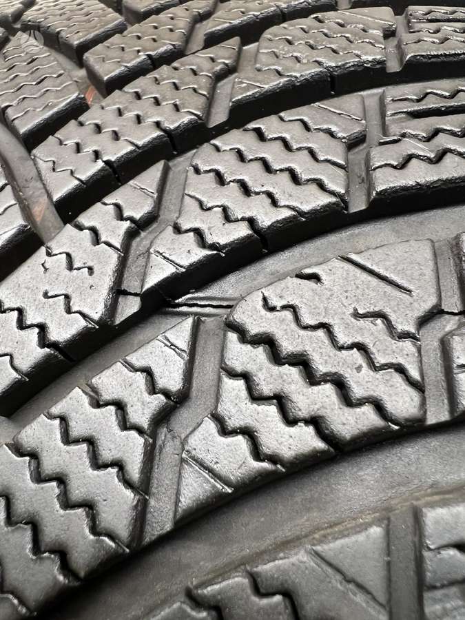 Firestone WinterHawk 4 2022m, žieminės 245/45 R19