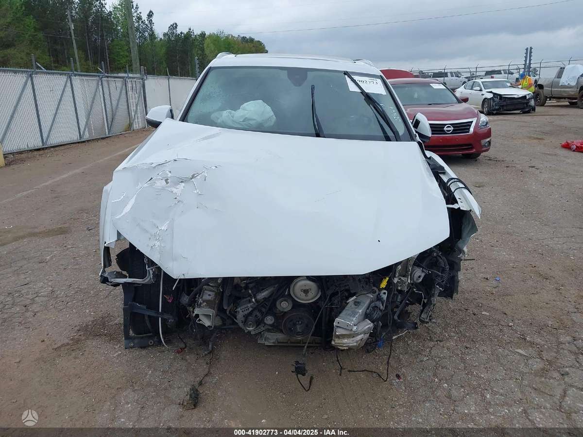 Audi Q7 по частям. Usa dalimis