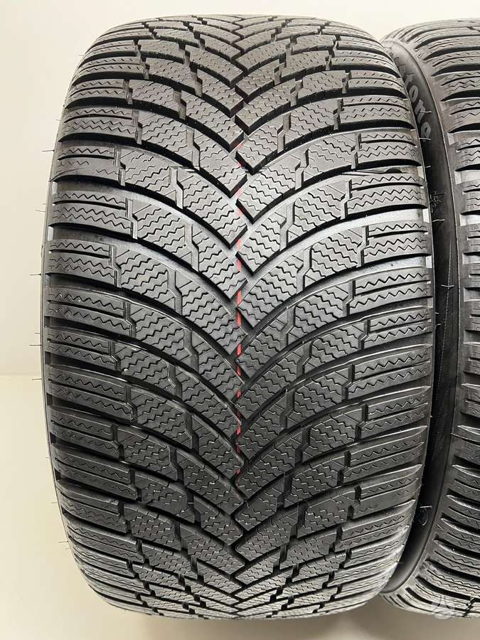 Firestone WinterHawk 4 2023m, зимние 255/35 R19