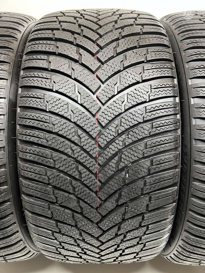 Firestone WinterHawk 4 2023m, winter 255/35 R19