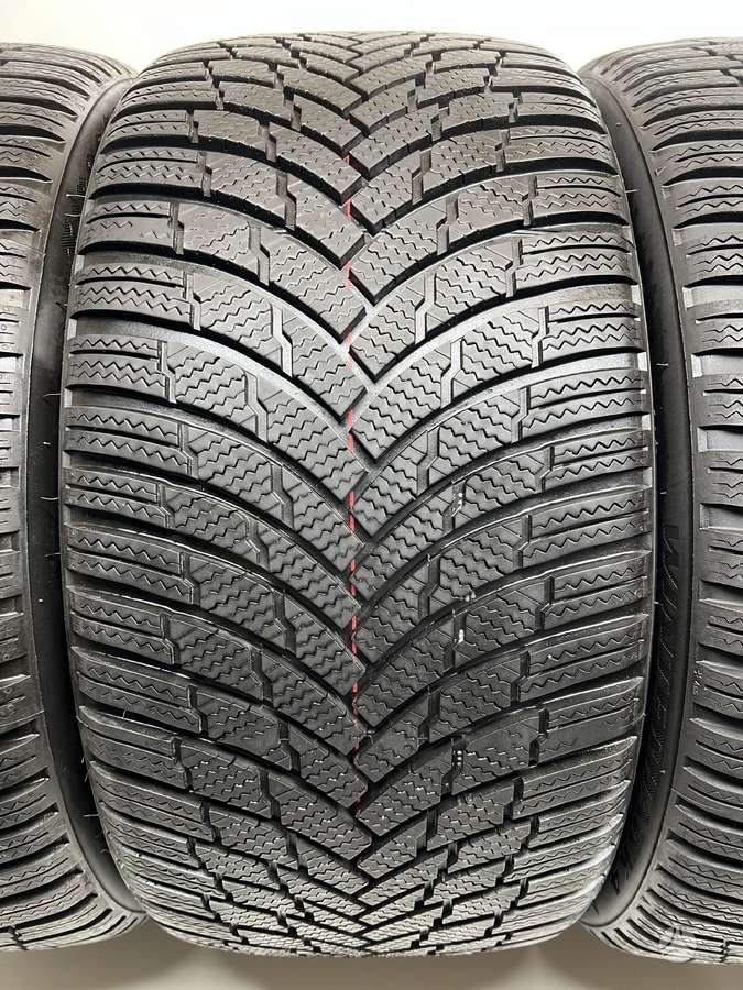 Firestone WinterHawk 4 2023m, зимние 255/35 R19
