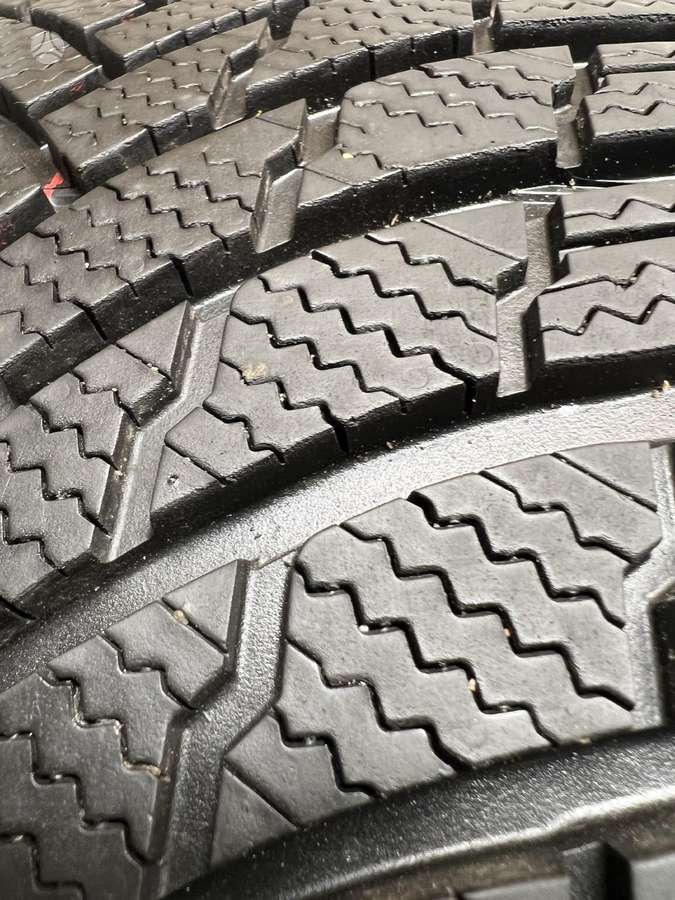 Firestone WinterHawk 4 2023m, зимние 255/35 R19