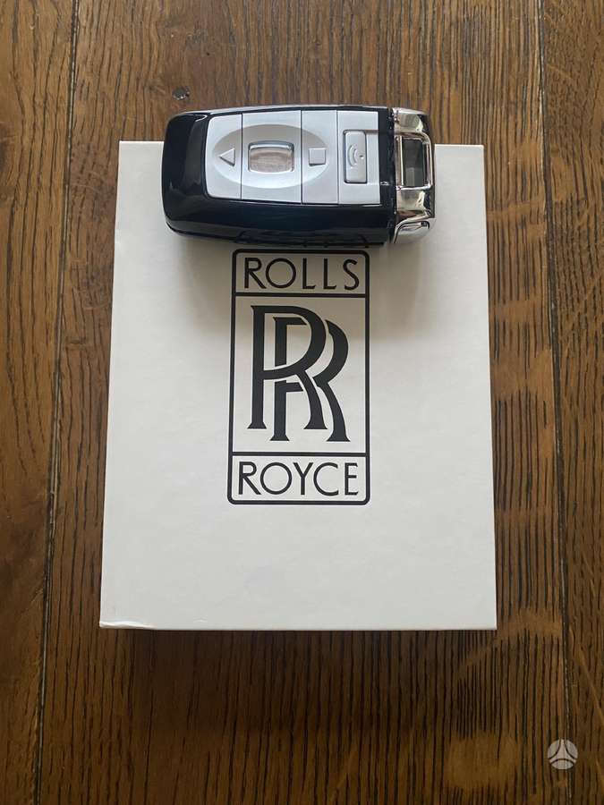 Rolls-Royce Ghost bumpers, lights, front grill