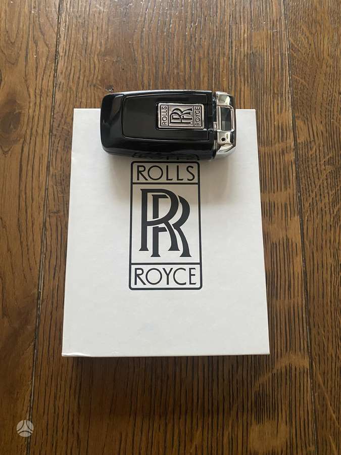 Rolls-Royce Ghost bumpers, lights, front grill