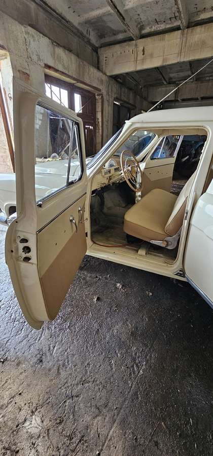 GAZ 21, Седан