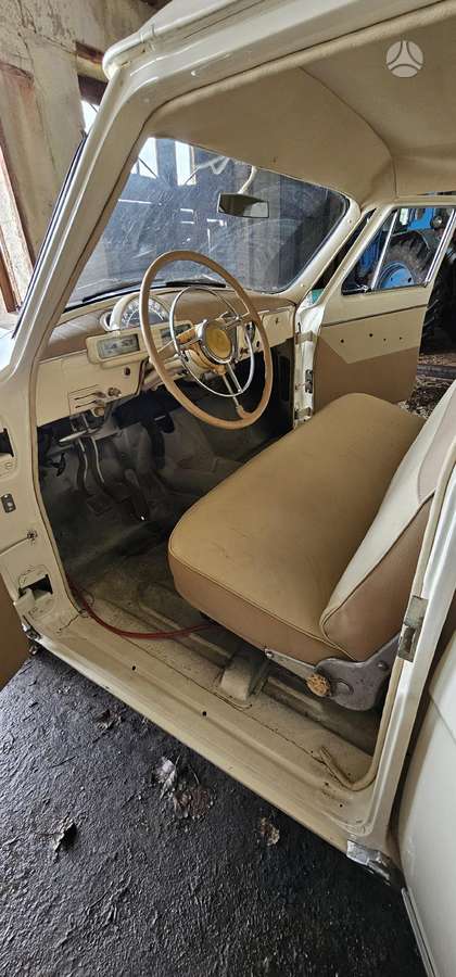 GAZ 21, Седан