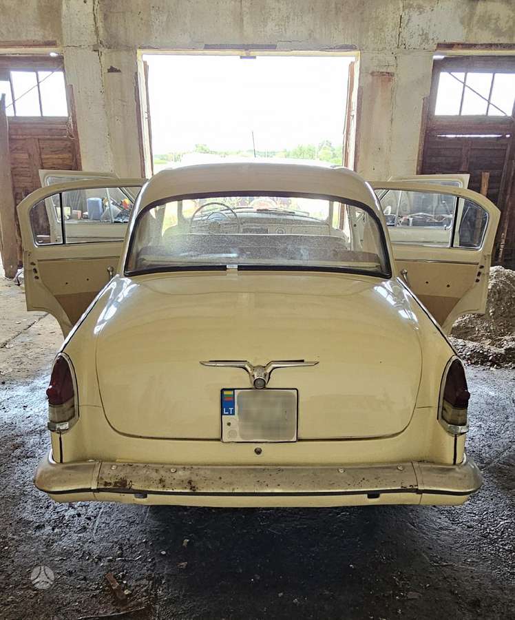GAZ 21, Седан