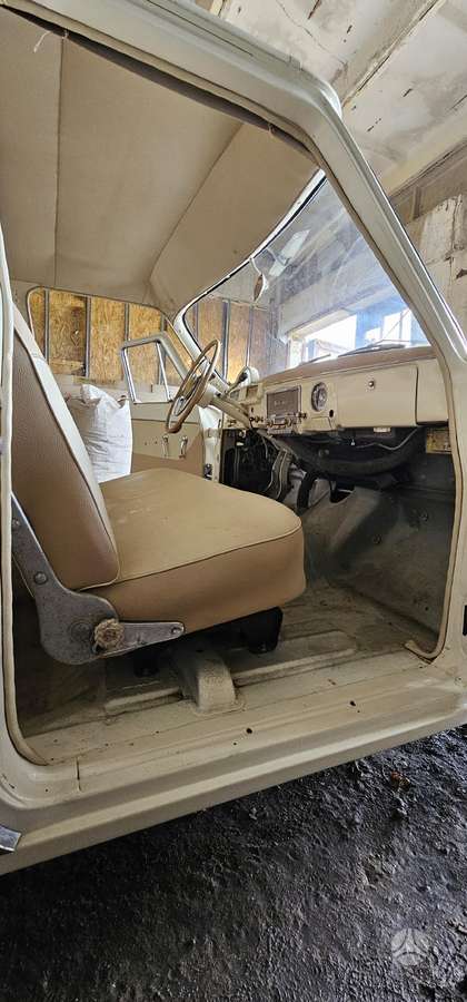 GAZ 21, Седан