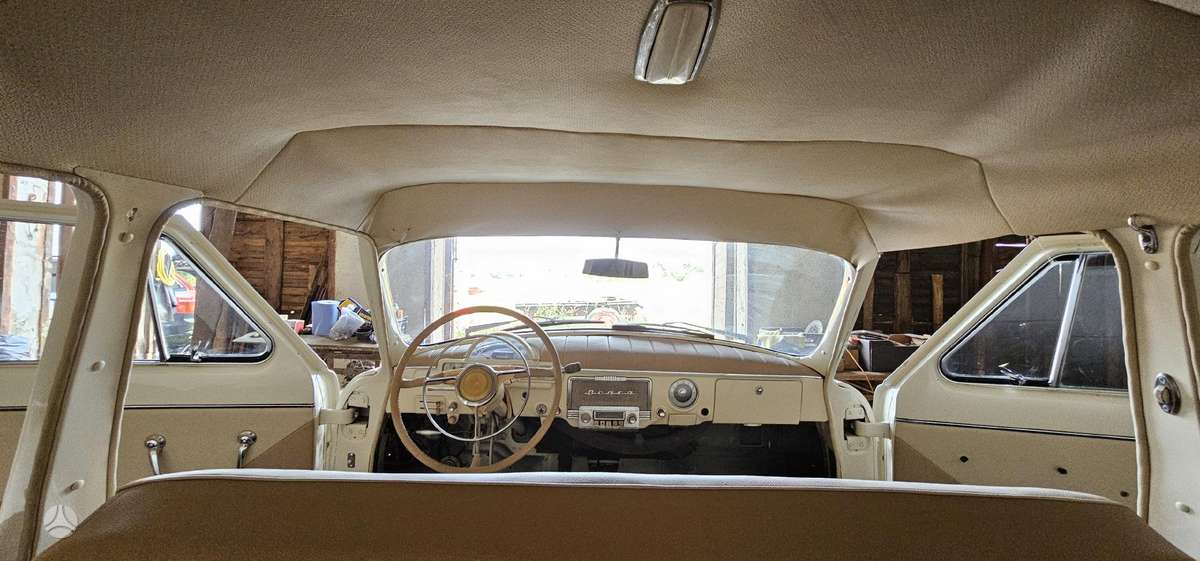 GAZ 21, Седан