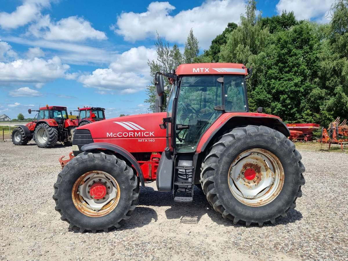 McCORMICK MTX140, tractors