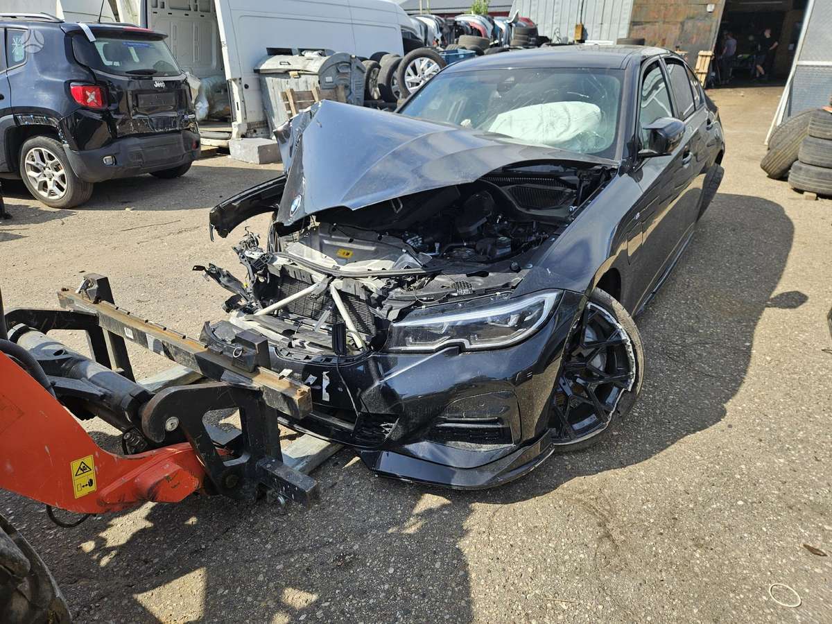 BMW 330