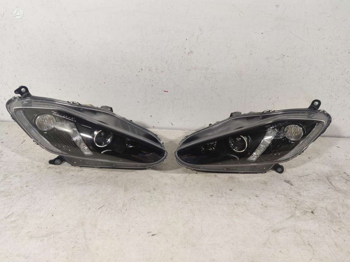 Maserati GranTurismo lights