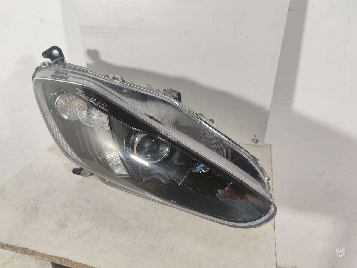 Maserati GranTurismo lights
