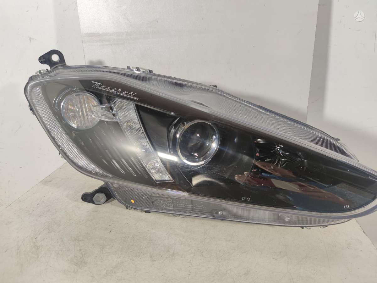 Maserati GranTurismo lights