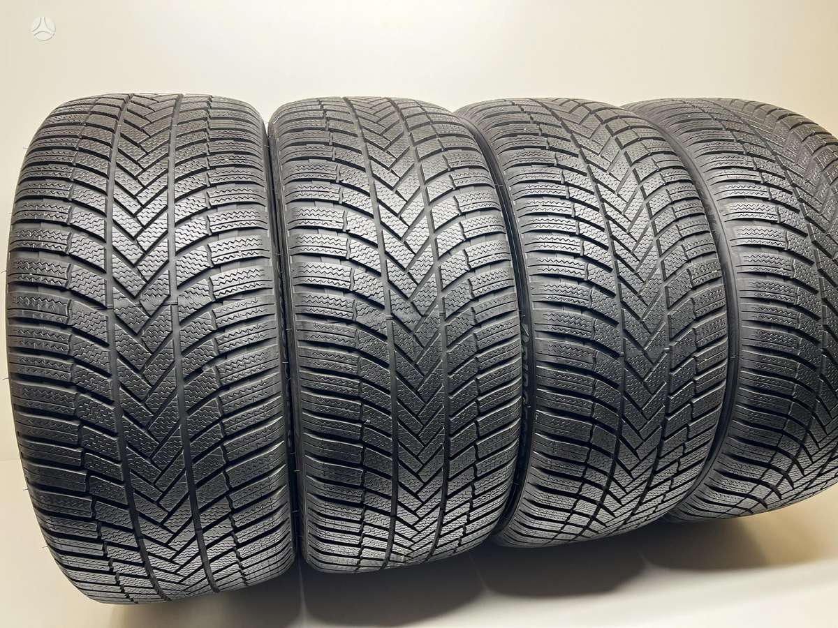 Bridgestone Blizzak LM005 95% 2023m, winter 285/40 R22