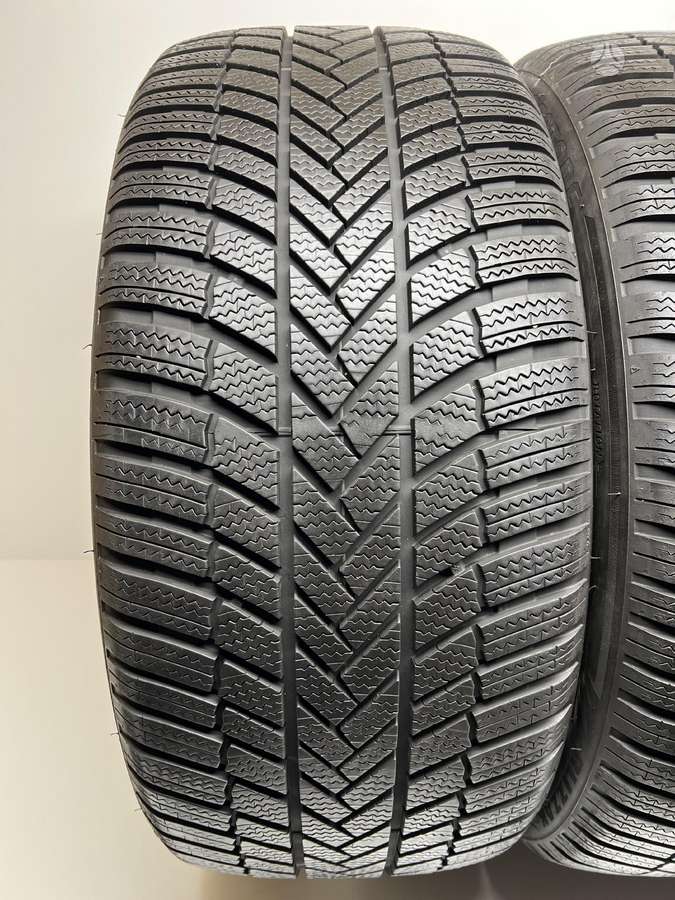 Bridgestone Blizzak LM005 95% 2023m, winter 285/40 R22
