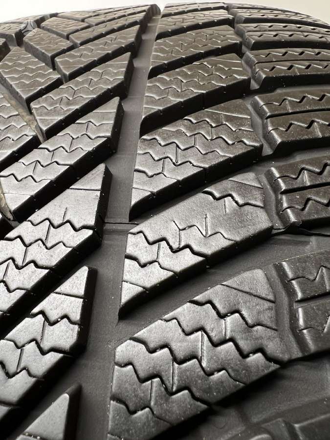 Bridgestone Blizzak LM005 95% 2023m, winter 285/40 R22