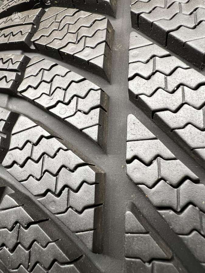 Bridgestone Blizzak LM005 95% 2023m, winter 285/40 R22
