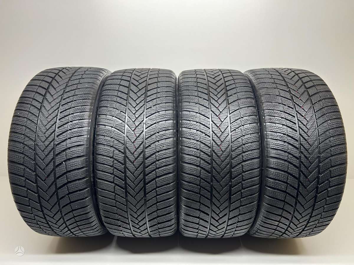 Bridgestone Blizzak LM005 2025m, winter 245/40 R19