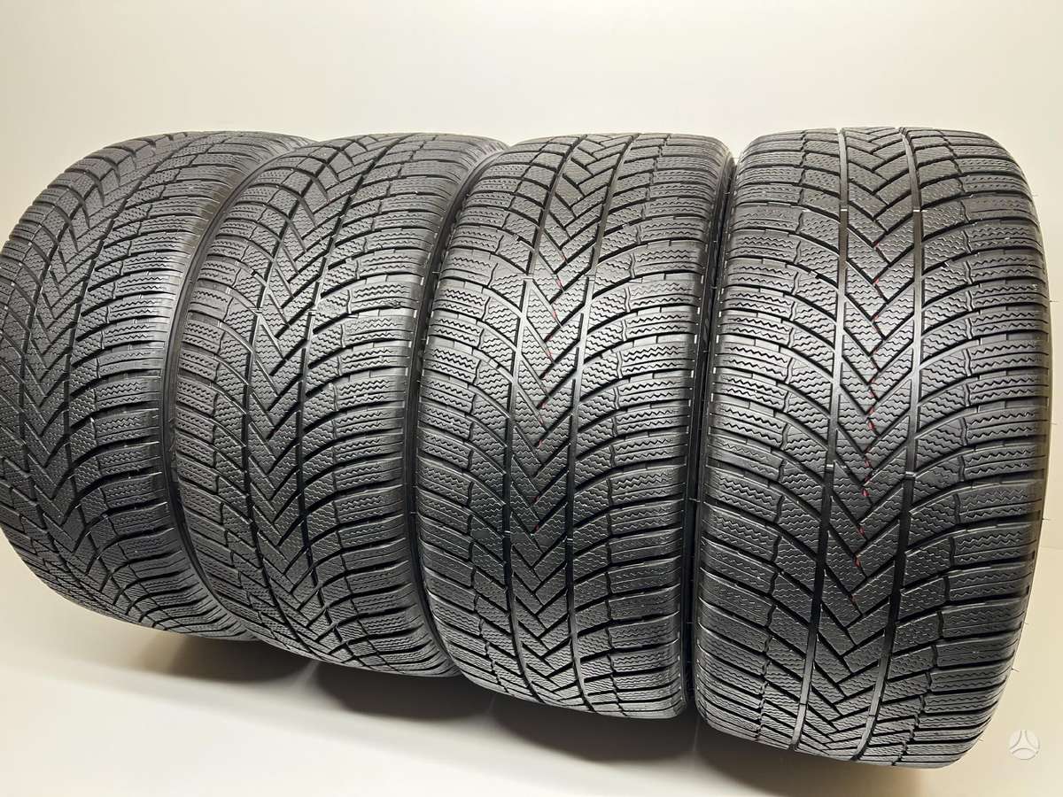 Bridgestone Blizzak LM005 2025m, winter 245/40 R19