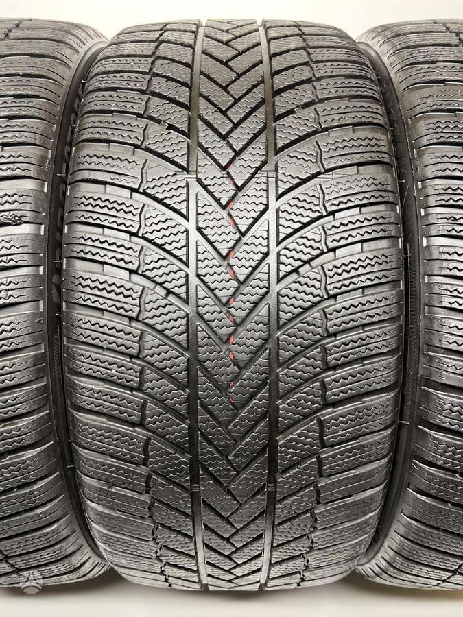 Bridgestone Blizzak LM005 2025m, winter 245/40 R19