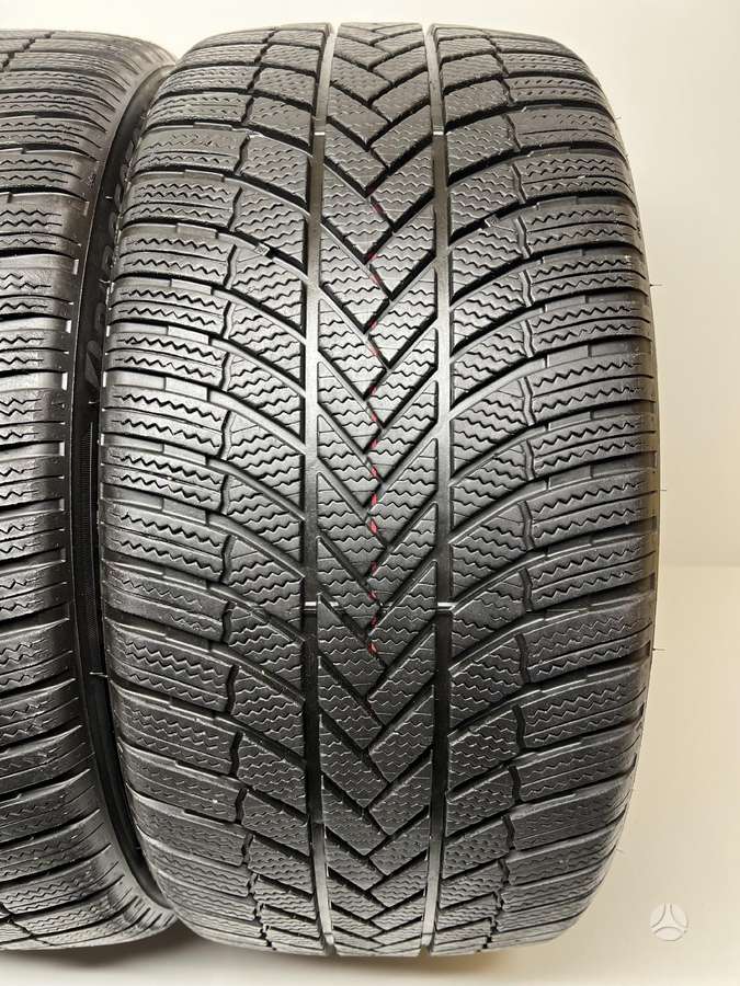Bridgestone Blizzak LM005 2025m, winter 245/40 R19