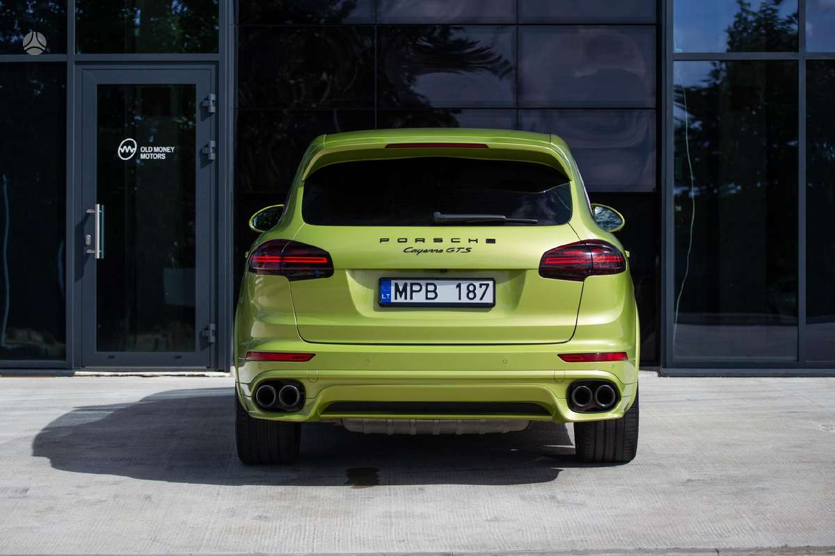 Porsche Cayenne - 4
