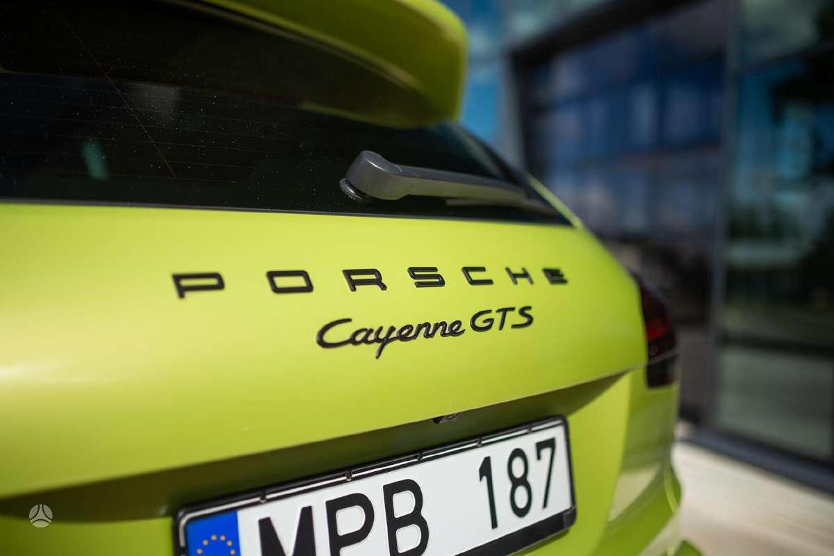 Porsche Cayenne - 8