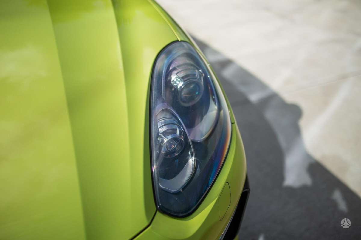 Porsche Cayenne - 9