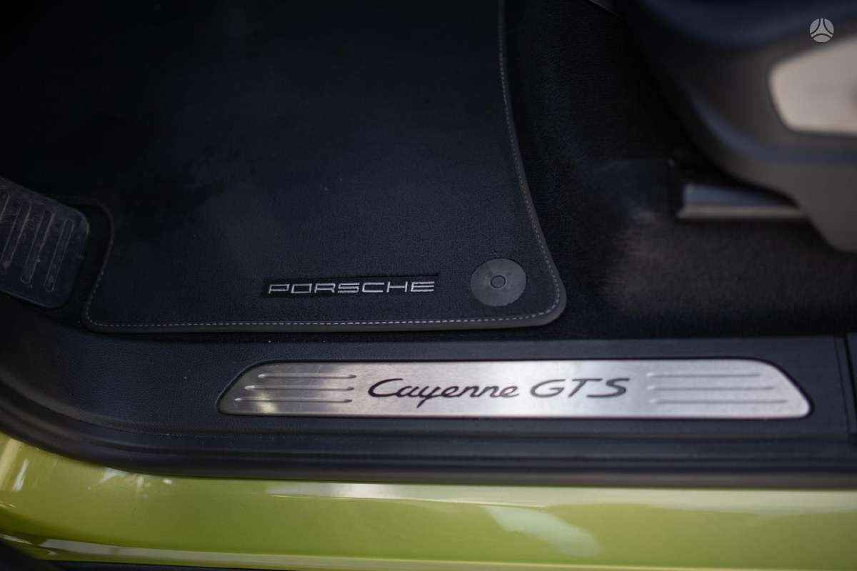 Porsche Cayenne - 11