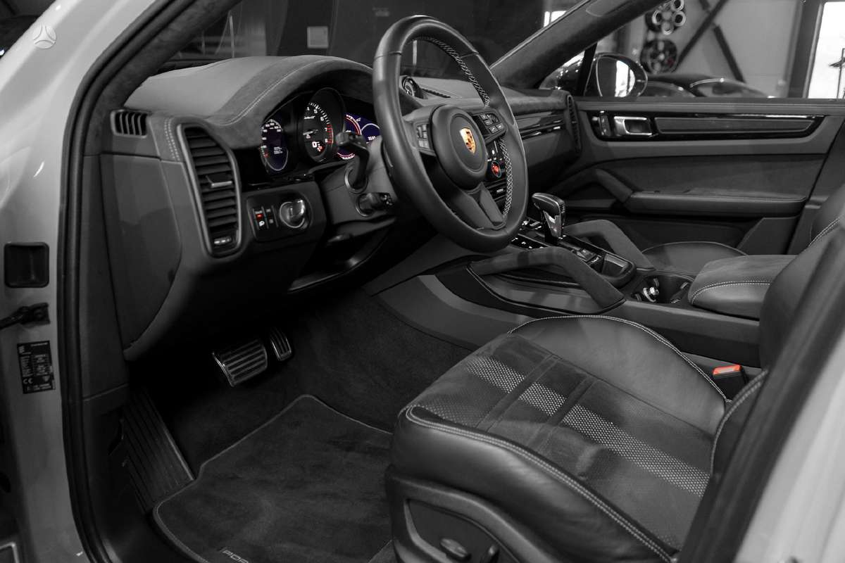 Porsche Cayenne Coupe - 11