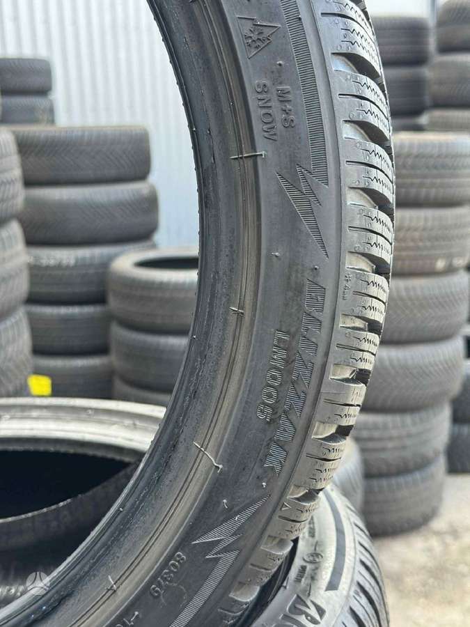 Bridgestone BLIZZAK LM005, зимние 225/40 R18