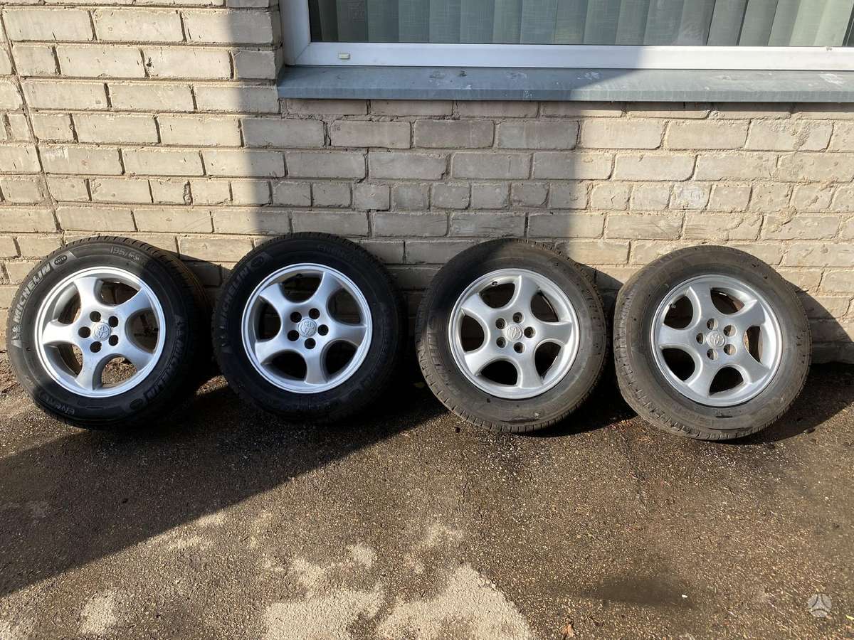 Toyota, lengvojo lydinio, R15